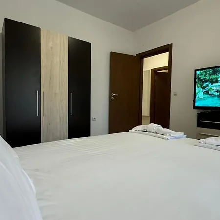 Bratanov Cascadas Apartman *
