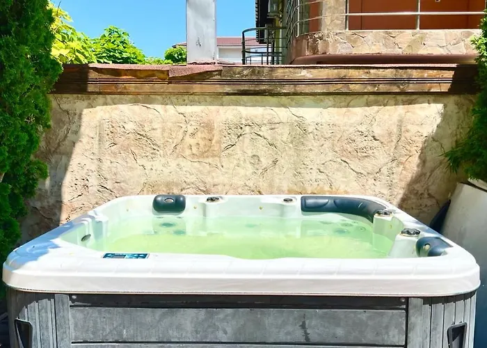 Bratanov Cascadas Апартамент Равда